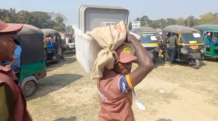  রাজবাড়ী সদর উপজেলায় ১১৫ টি ভোট কেন্দ্রে পাঠানো হয়েছে নির্বাচনী সরঞ্জাম